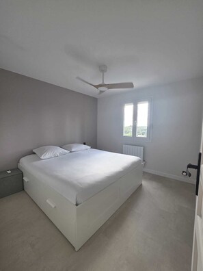 Room - Vrbo Property (saint raphael)