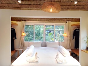 คลาสสิกอพาร์ทเมนท์, ระเบียง, วิวสวน | ตู้นิรภัยในห้องพัก, ผ้าม่านกันแสง, ห้องเก็บเสียง, Wi-Fi ฟรี
