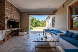 Terrace/patio - Spacious 3-bedroom home in Stellenbosch (Stellenbosch)