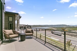 House, 4 Bedrooms | Terrace/patio