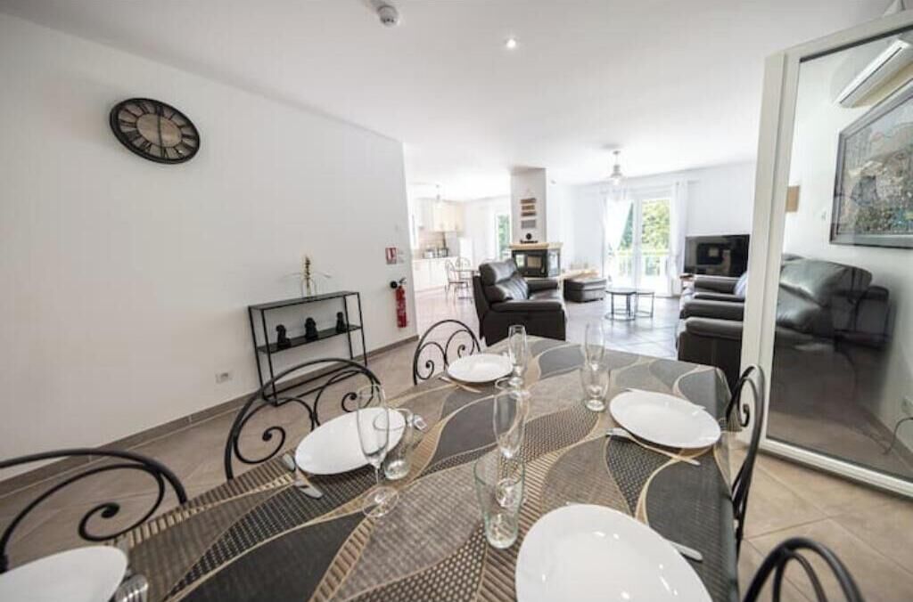 Large Vacation Rental For 8 People · 7 Beds, Air Conditioning, And A Garden - Pont-à-Mousson