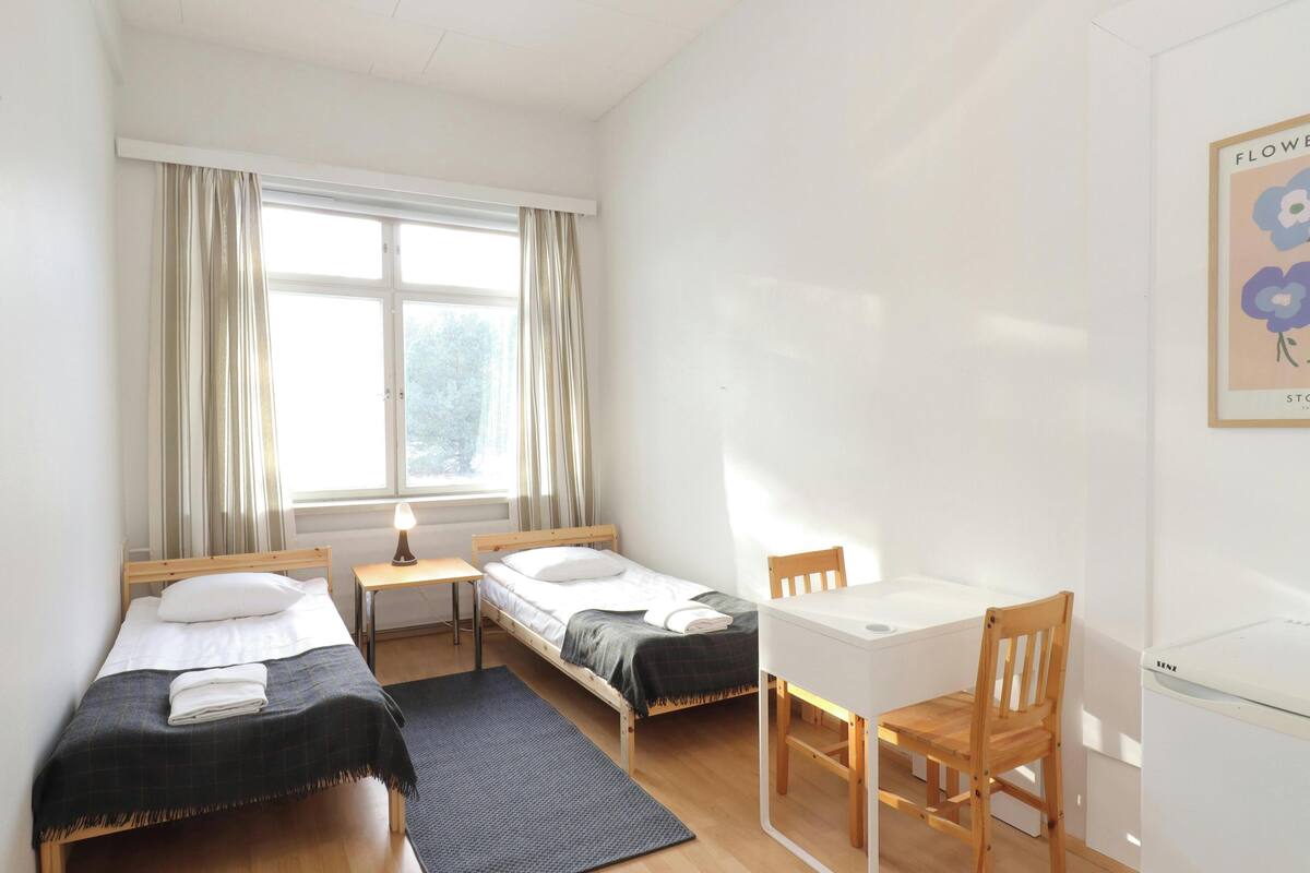 Basic-Zweibettzimmer | Kostenloses WLAN, Bettwäsche