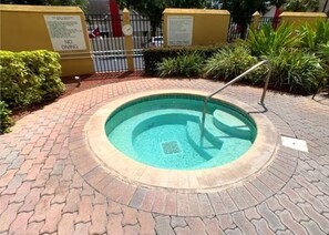 A heated pool - EPICentric condo, Universal, Disney (Orlando)
