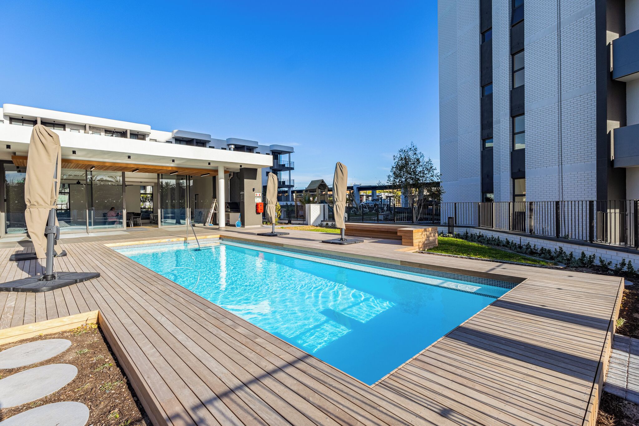 Appartement Luxe, vue canal | Piscine