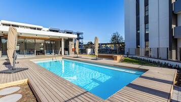 Apartamento superluxo, vista para o canal | Piscina | Piscina externa