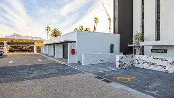 Luxury Apartment, Canal View | Exterior