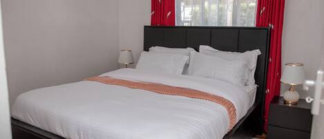 4 Schlafzimmer, Bügeleisen/Bügelbrett, WLAN, Bettwäsche