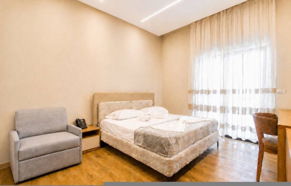 Room - Double Room, City View & Breakfast, Toro (Durrës)