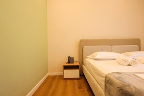Room - Beachfront Double Room, Breakfast Included (Durrës)