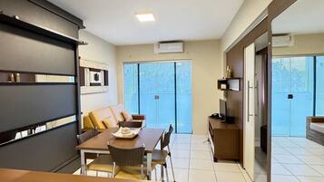 Basic Apartment | Dining
