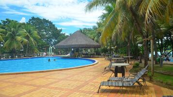 Basic Apartment | Pool