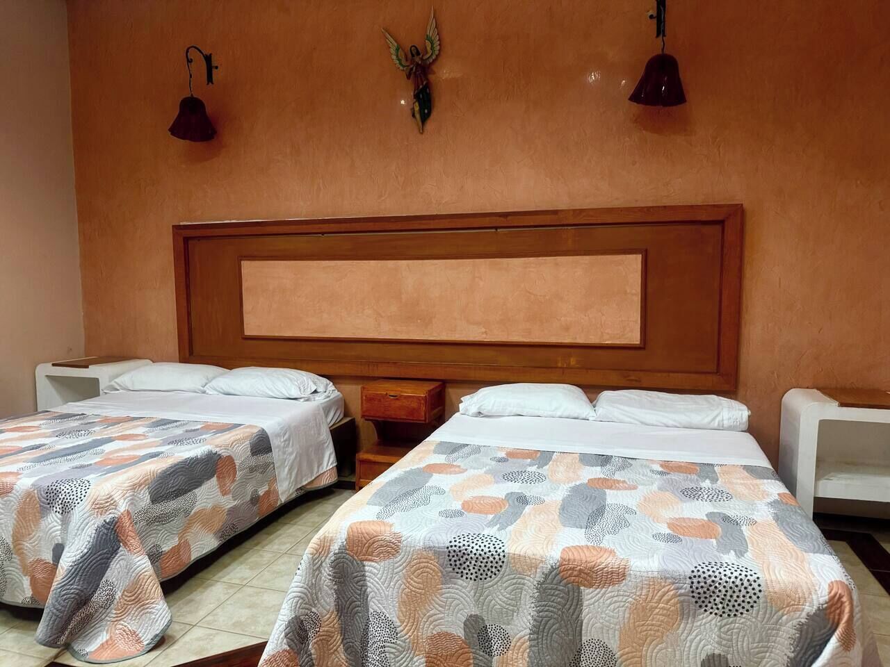 9 bedrooms, desk, iron/ironing board, WiFi