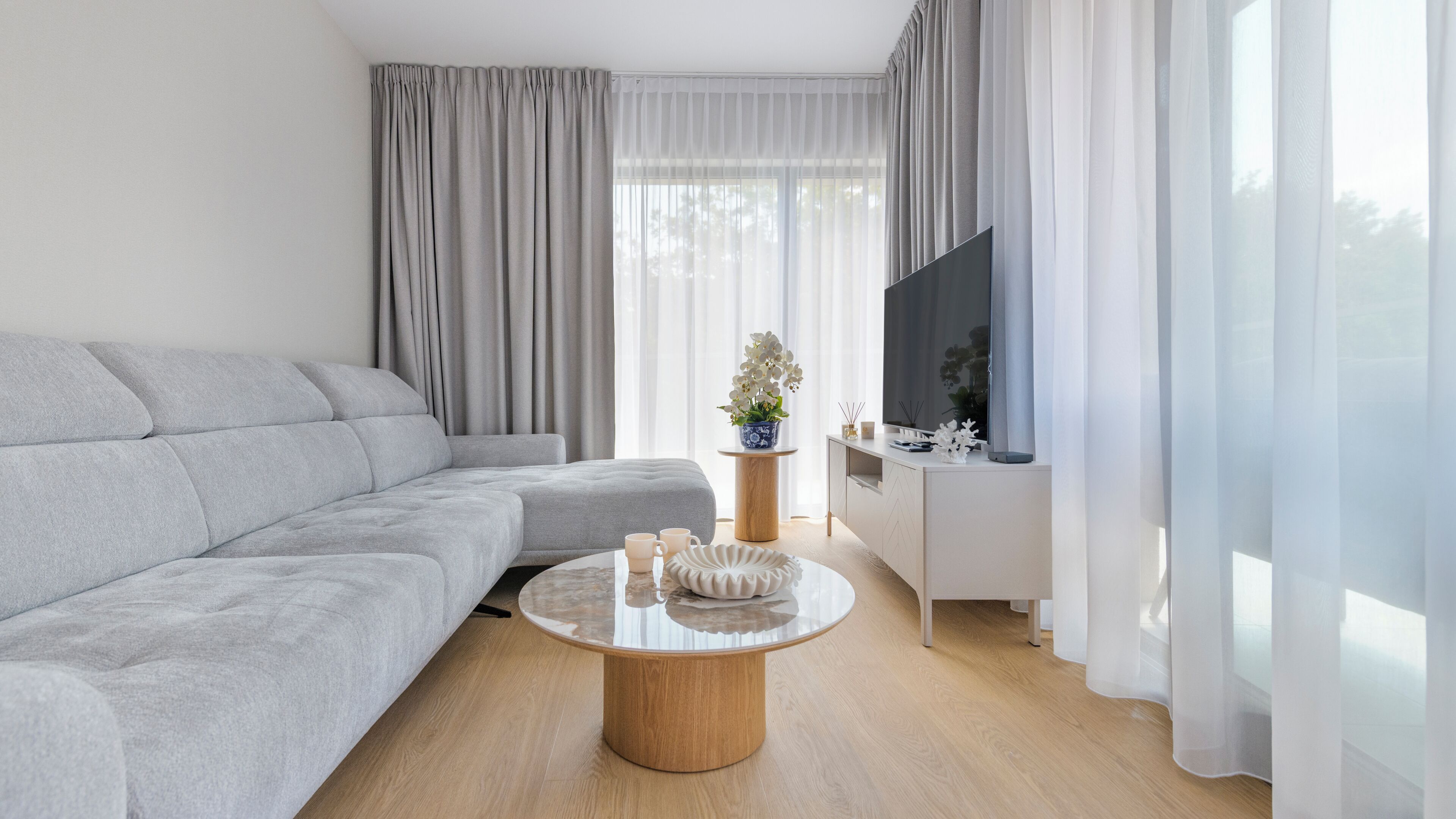 Apartment, Balcony | Living area