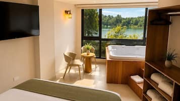 Signature Suite, Lake View | In-room safe, desk, blackout drapes, WiFi (free)