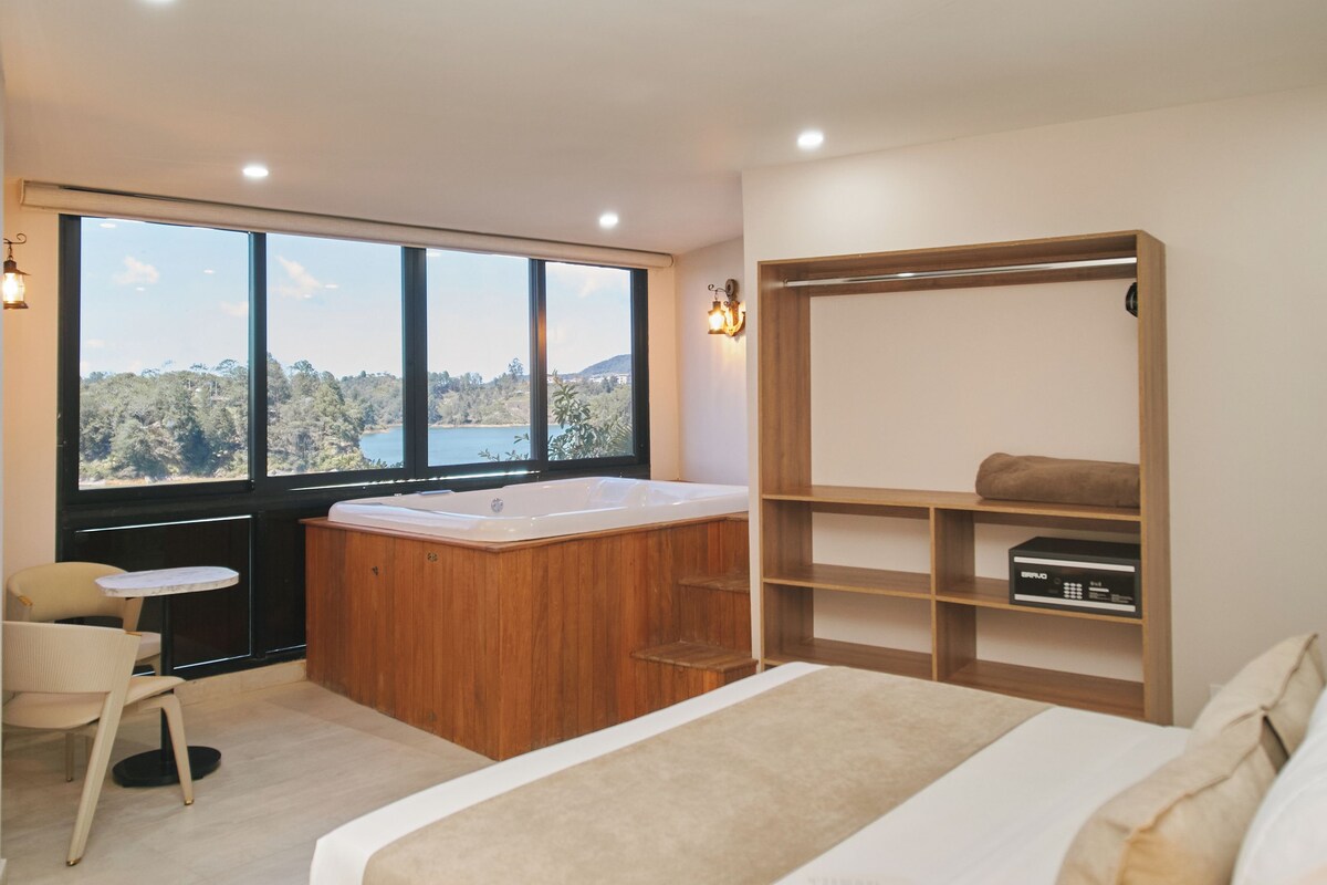 Signature Suite, Lake View | In-room safe, desk, blackout drapes, WiFi (free)