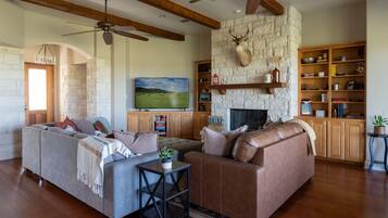 Signature House, 4 Bedrooms, Non Smoking, Air conditioning | Living room