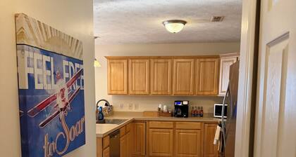 Cozy Getaway Near Top Attractions Relax, Unwind & Feel at Home