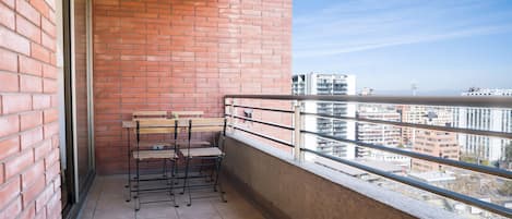 Appartement Classique, balcon, vue ville | Restauration extérieure