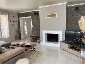 Living area - Vrbo Property (Alès)