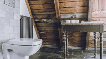 Apartment | Bathroom