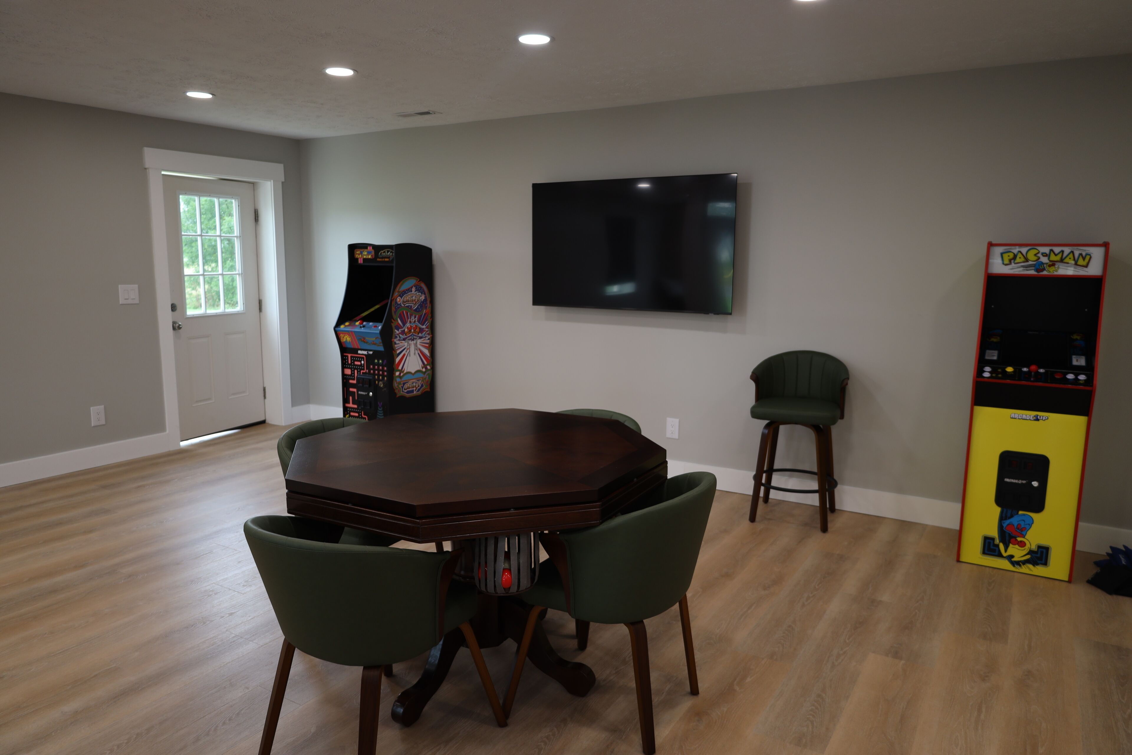 المنشأة من الداخل