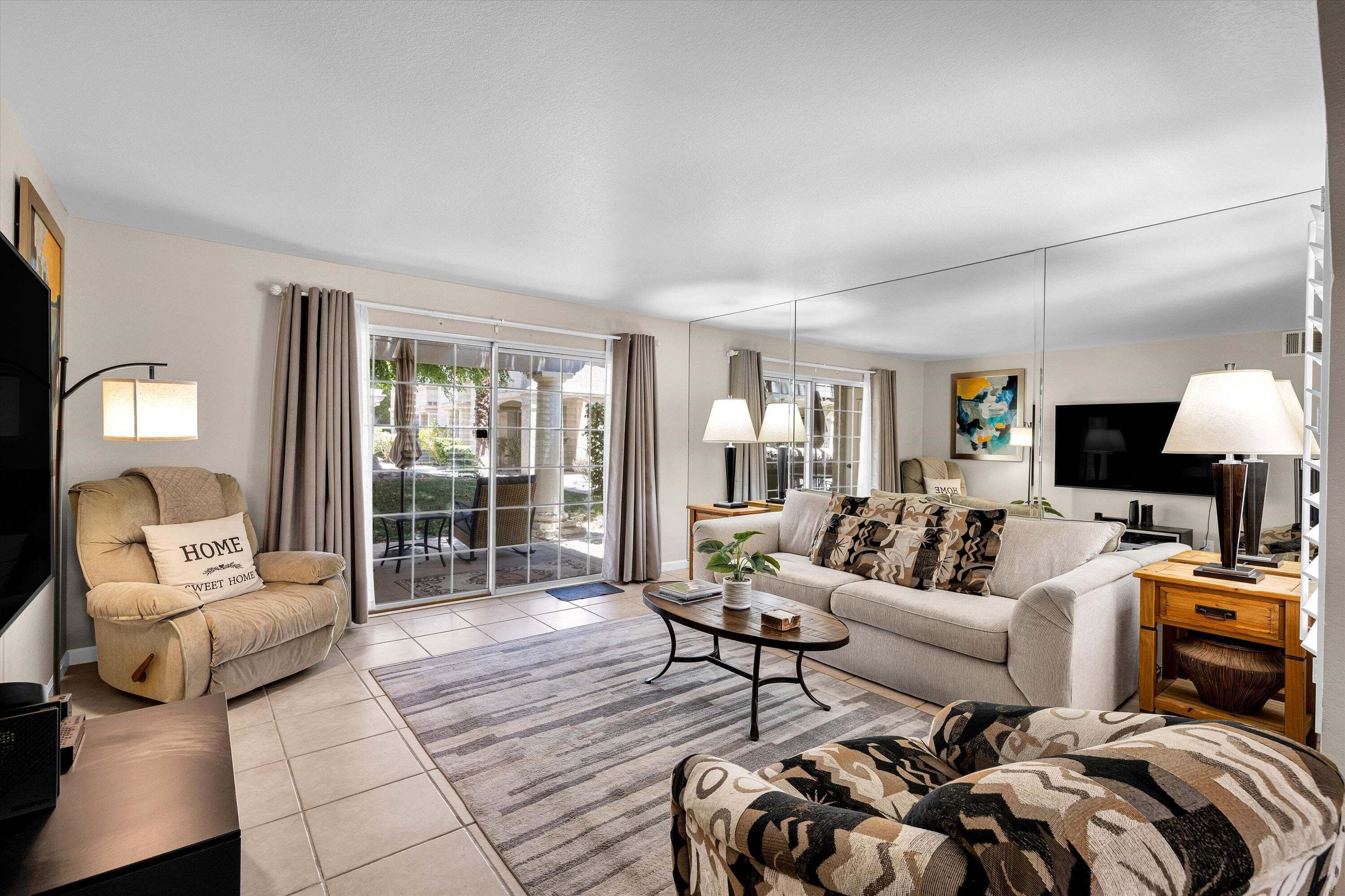 Condo, várias camas, vista para o jardim (Farrell G35) | Área de estar
