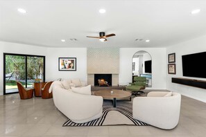 Living area - Experience a Fresh Take on Palm Springs Luxury at Solstice Sonora (Palm Springs)
