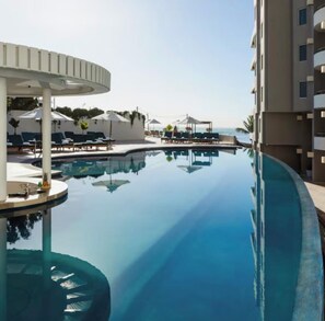 Pool - 1 Bedroom Deluxe Resort in Cabo San Lucas with access to Medano Beach (Cabo San Lucas)