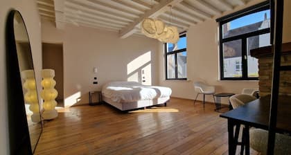 Luxurious City Center Suite with Cathedral View