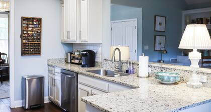 4/3 Family Retreat Near OM • Sleeps 10