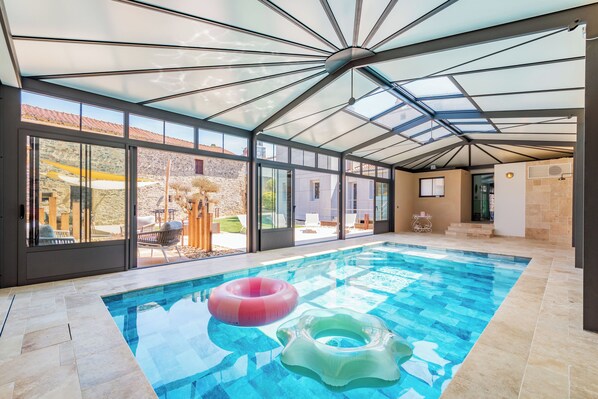 Pool - Vrbo Property (Montaigu-Vendée)