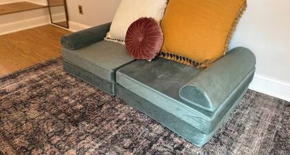 The Hayloft - Newly Renovated Historic Home + EV