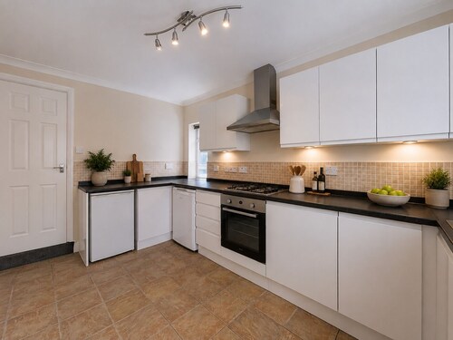Stylish 3 Bed House | Parking | Garden | Maidstone