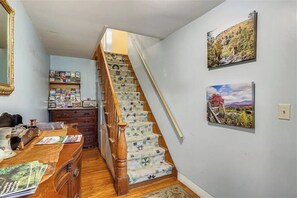 Interior - Wilder Farm--Charming Vermont Farmhouse in Mad River Valley (Waitsfield)