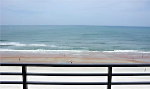 Beach - Two-Bedroom Condo on Daytona Beach (Daytona Beach)