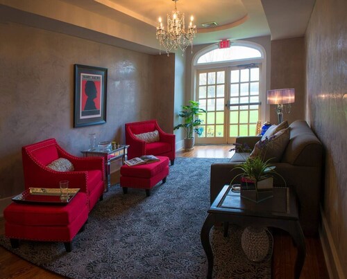 The Schiaparelli Suite at The Manor on Front
