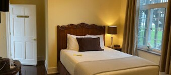 The Margee Suite at The Manor on Front
