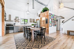 Dining - Hill Country Escape - Views, Fire Pit, Close to Wineries - Great for Groups! (Wimberley)