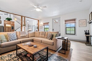 Living area - Hill Country Escape - Views, Fire Pit, Close to Wineries - Great for Groups! (Wimberley)