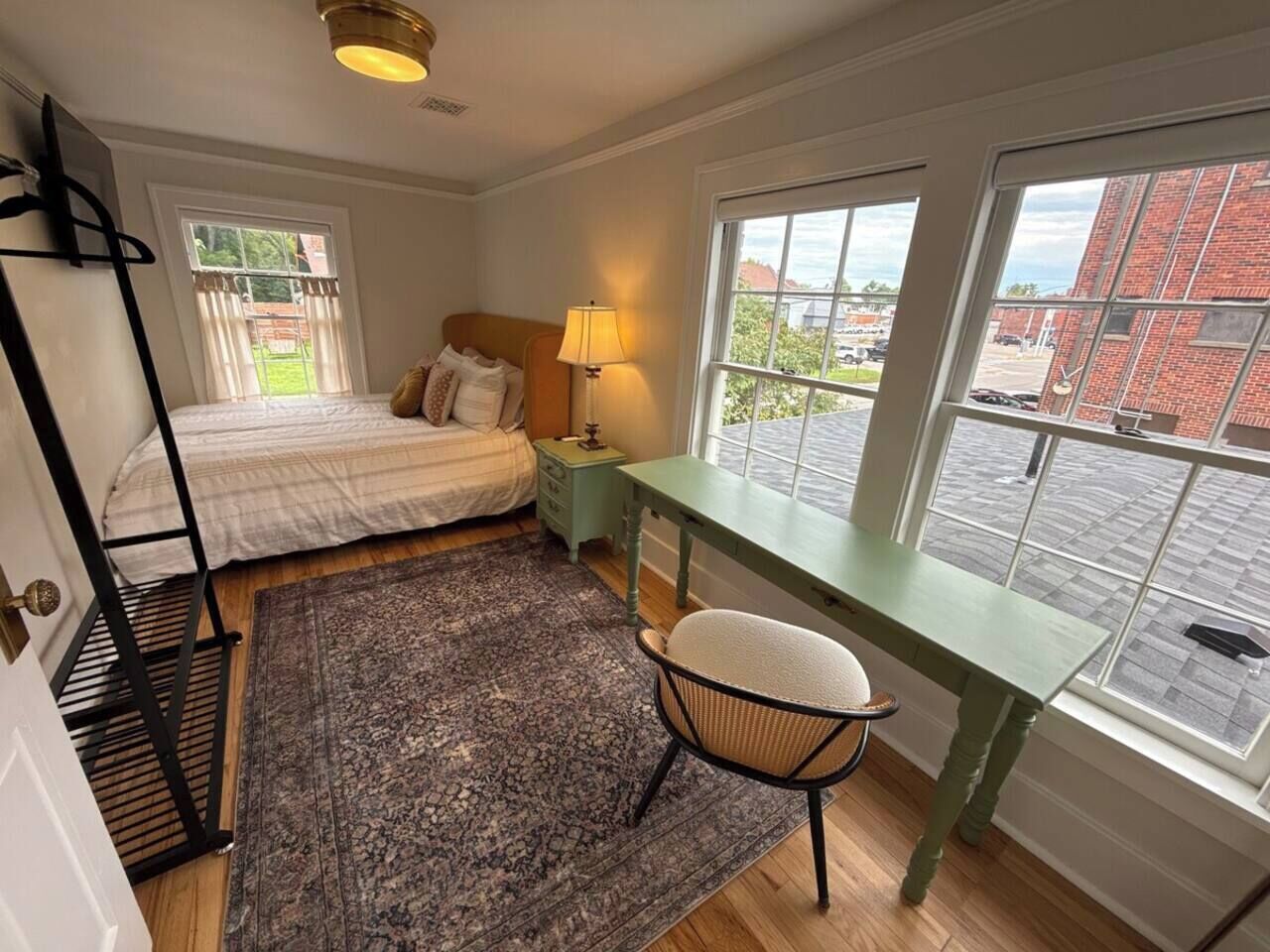 Desk, iron/ironing board, travel cot, WiFi