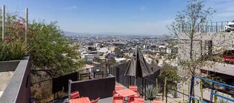 2-bedroom apartment in wonderful Santiago de Querétaro with AC and fitness room