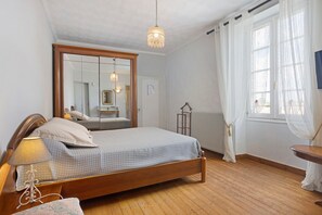 WiFi, bed sheets