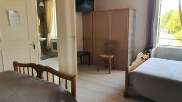 1 habitación, wifi y ropa de cama