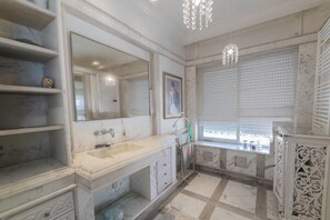 Bathroom - Villa d'exception à Gammarth – piscine privée (Gammarth)