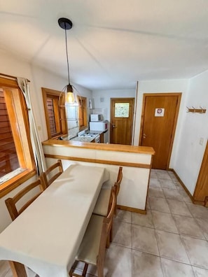 Standard Apartment | Dining - Apart Hotel Del Pellín (San Martín de los Andes)