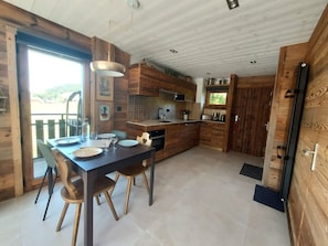 Dining - Charming Duplex – Les Confins: Mountain View & Balcony (La Clusaz)