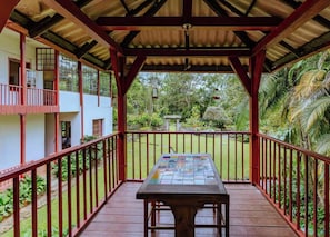 Outdoor dining - Histórica Hacienda Cafetera by TopSpot® (San Antonio Del Tequendama)