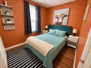 Iron/ironing board, free WiFi, bed sheets