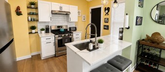 Cleveland 3BR Getaway Near Edgewater Beach & Downtown