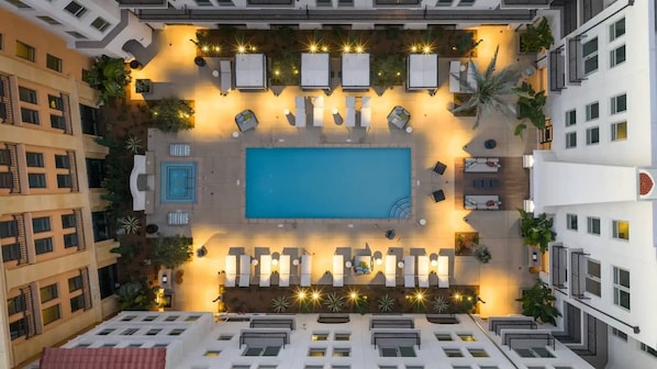 Piscine extérieure